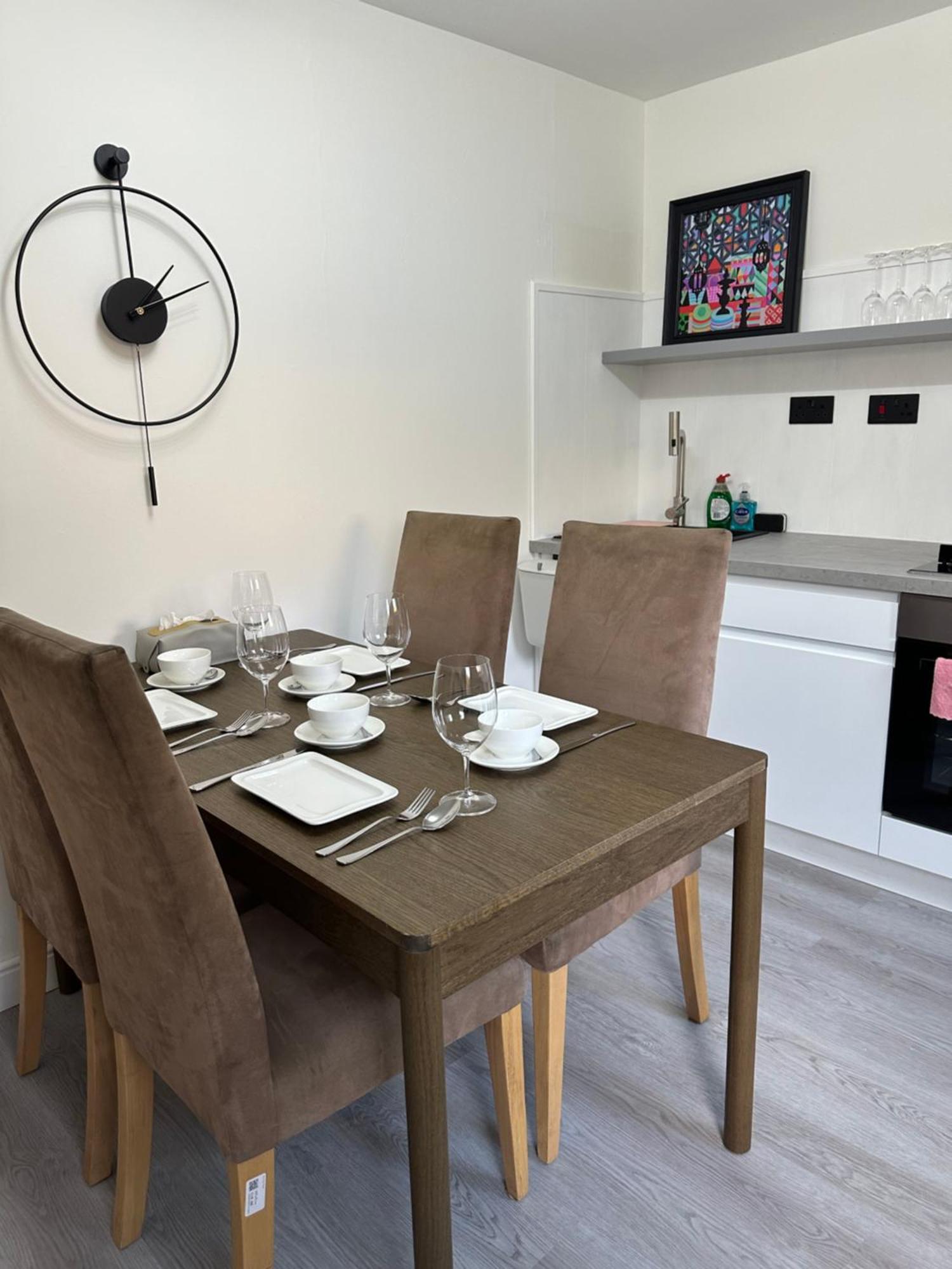 Cozy 2 Bedrooms With Private Parking Space And Garden Единбург Екстериор снимка