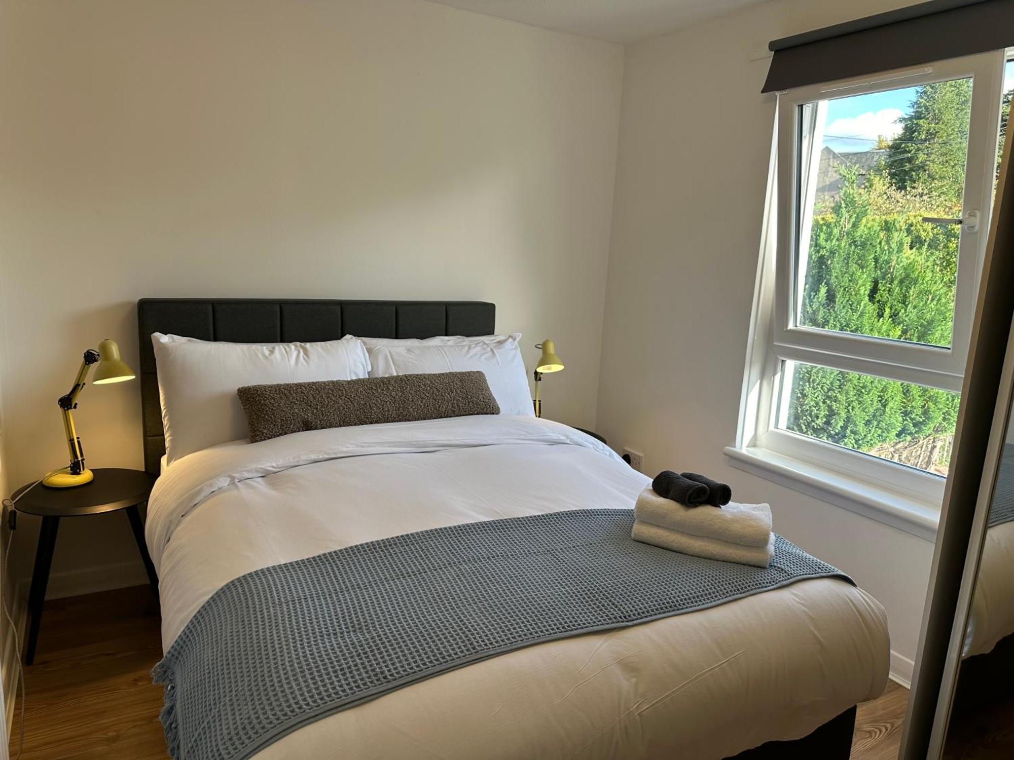 Cozy 2 Bedrooms With Private Parking Space And Garden Единбург Екстериор снимка